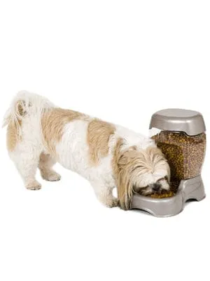 Petmate Pet Feeder 0.75 gal / 3 lb This auto pet feeder ensures easy access to the nourishment pets need, ideal for pet parents with busy lifestyles-11154